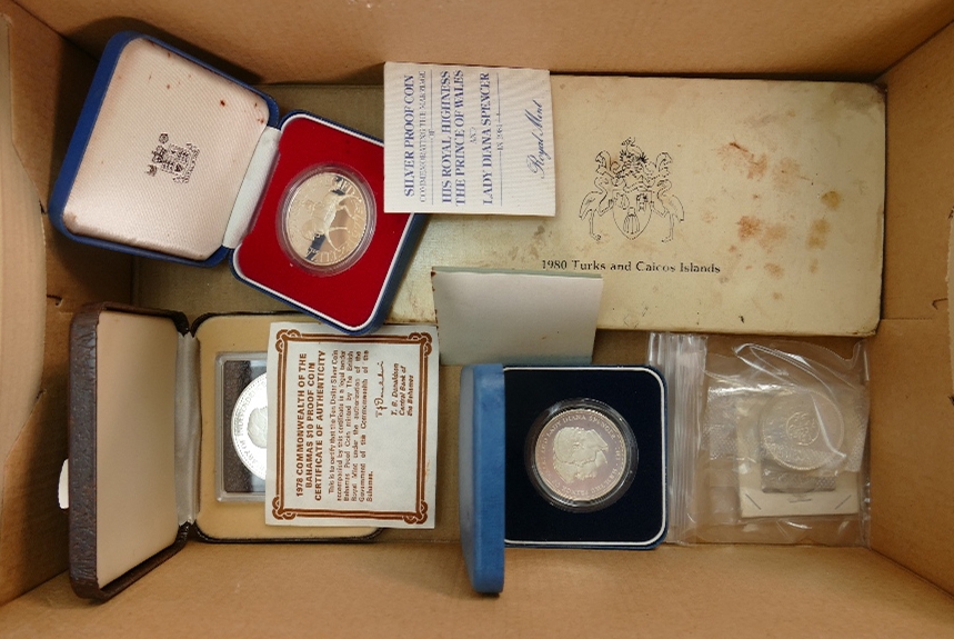 Modern silver coins & coin sets: Includes Turks & Caicos cased 1980 proof set .500 silver, 3 x