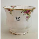 Royal Albert Old Country Rose Planter: height 16cm (seconds)