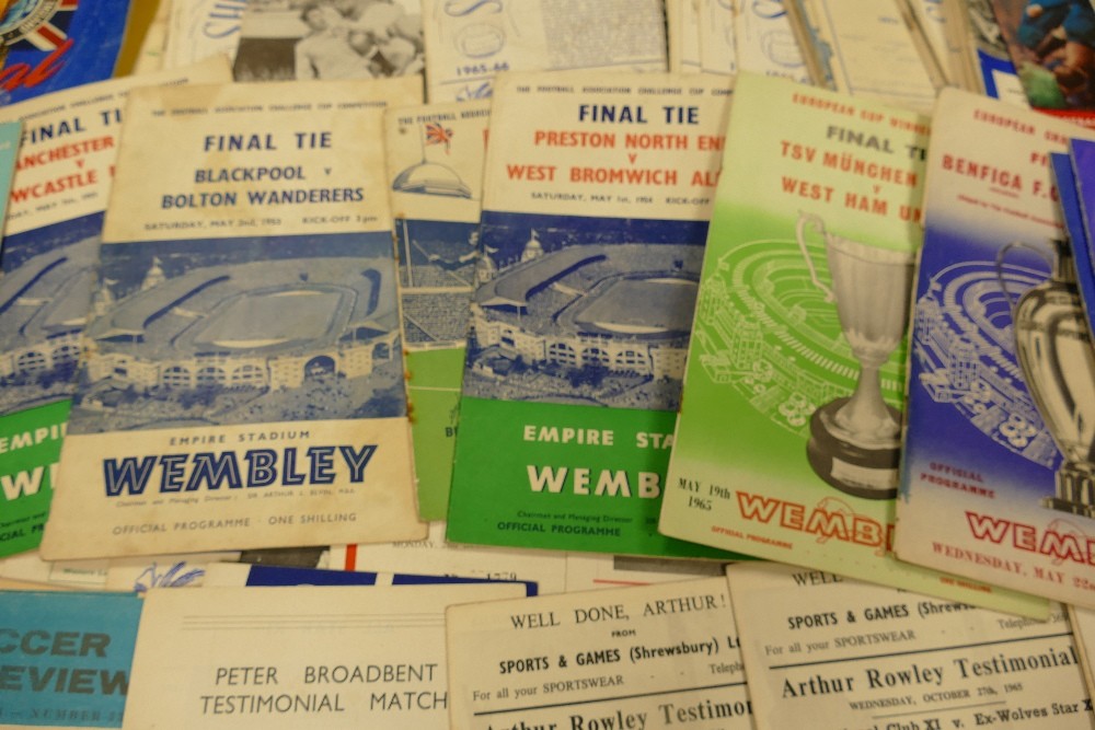 A interesting collection of vintage football programmes: From the 1950s including Fa Cup Final Ties. - Image 18 of 18