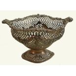 Silver ornate floral nut dish: Hallmarked for London 1892, 285.8g. (Dent to base area).
