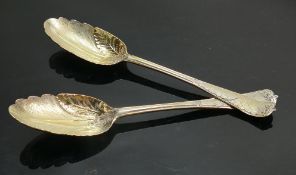 A pair of silver gilt spoons: Hallmarked for London 1756, makers Richard Pargeter, 115g. (2)