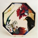 Moorcroft plate with unusual pattern: Special edition 8 signatures. With box. Measuring 25cm. No