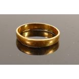 22ct gold wedding ring, size I/J, 1.8g: