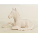 Beswick satin matt laying foal 915: