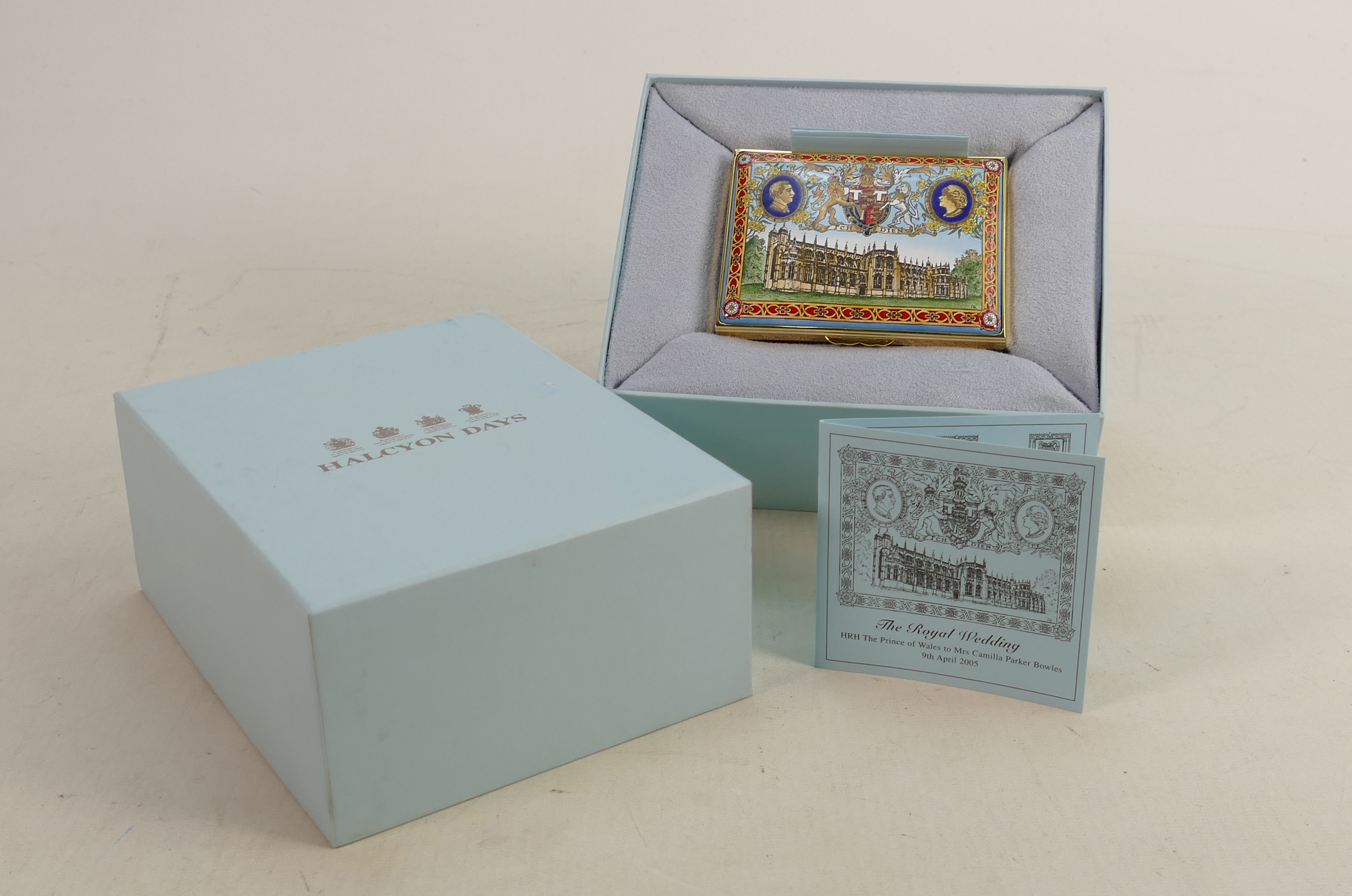 Halcyon Days hand painted enamel box WESTMINSTER ABBEY: Limited edition 39/100 with original display