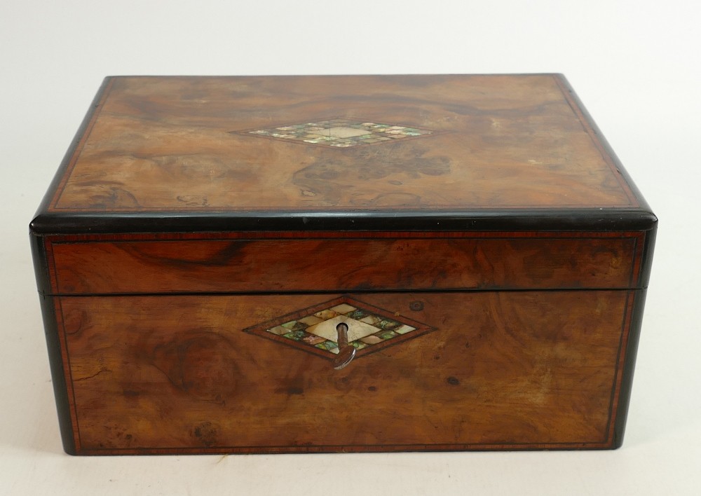 19th walnut writing slope box with mother of pearl inlay: Length 30cm x depth 21cm x height 13.5cm.