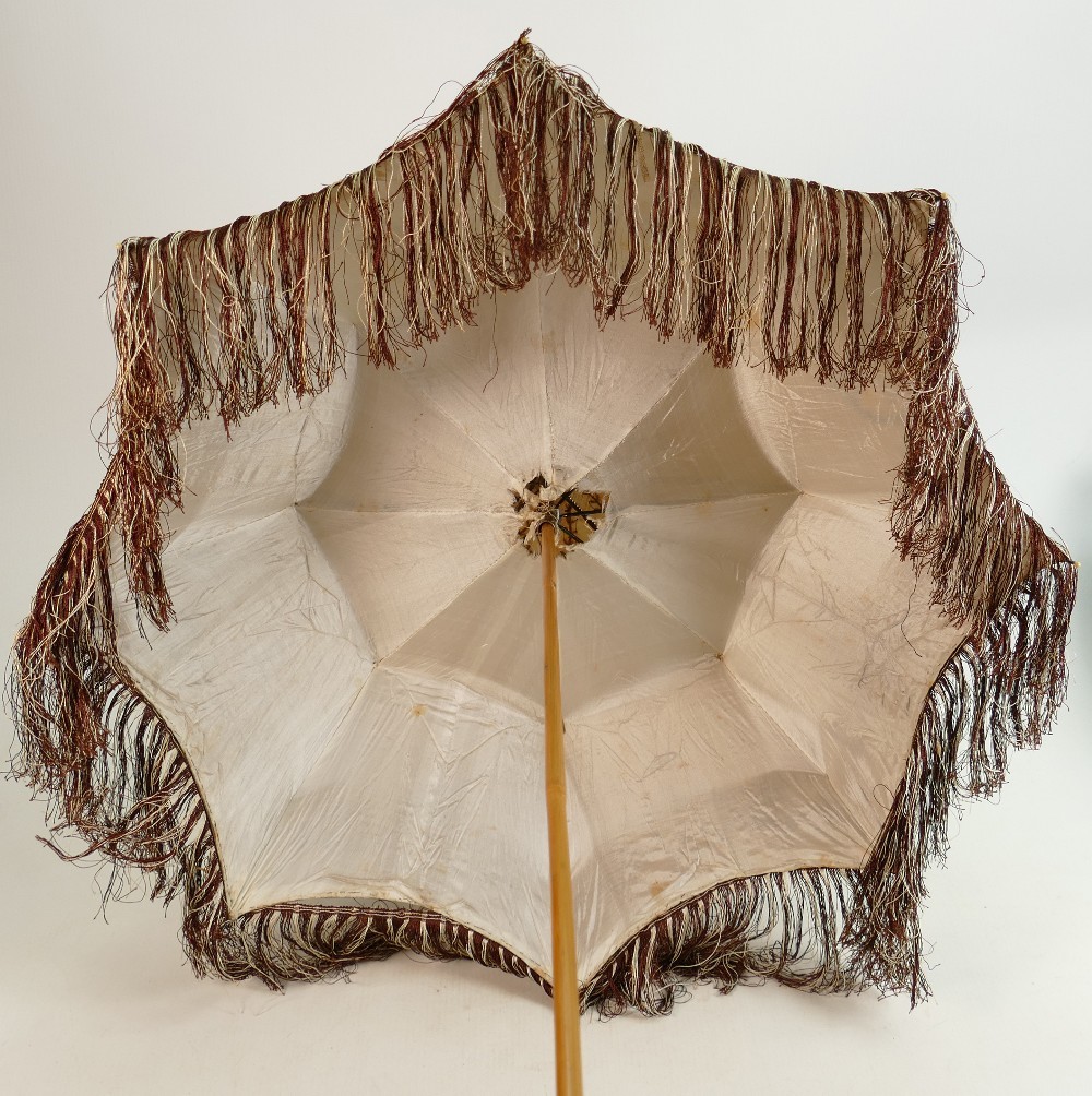 19th century silk fans and parasol: Large & small fans, largest fan length 38cm, cane & silk parasol - Image 9 of 12