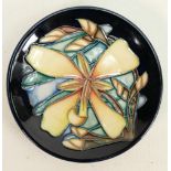 Moorcroft dish collectors club: With box. Measuring 10cm. No damage or restoration.