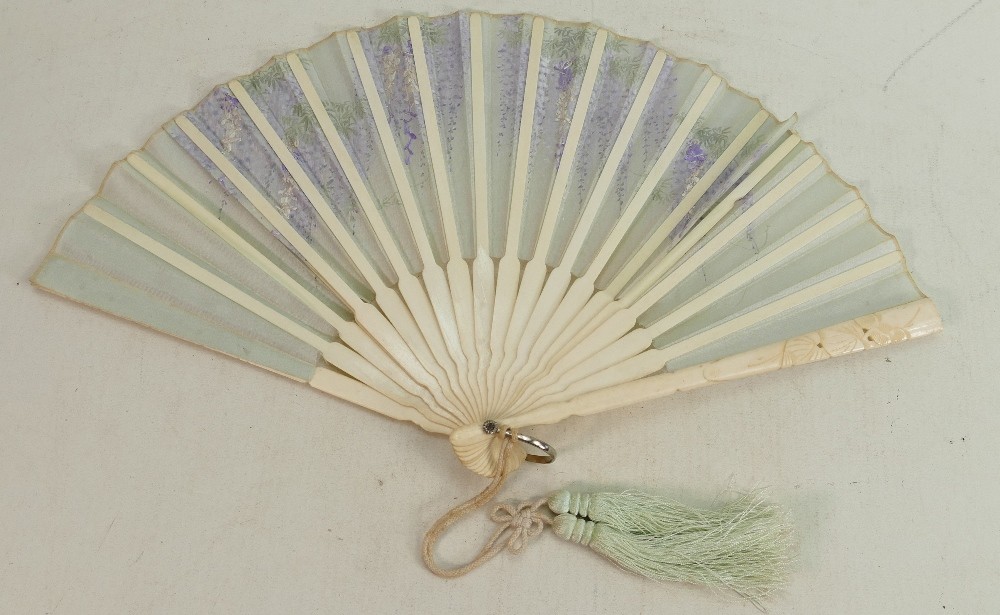 19th century silk fans and parasol: Large & small fans, largest fan length 38cm, cane & silk parasol - Image 4 of 12