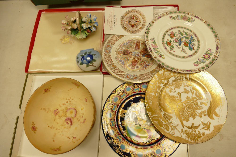 A mixed collection of items to include: Royal Crown Derby, Wedgwood, Spode & Rosenthal decorative - Bild 2 aus 2