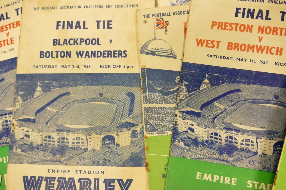 A interesting collection of vintage football programmes: From the 1950s including Fa Cup Final Ties. - Image 4 of 18