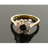 18ct gold & diamond ladies dress ring: Weighs 3.7g gross, size L.