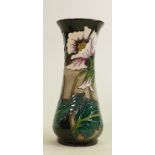 Moorcroft vase Collectors Club 4 stars 140: With box. Measuring 21cm x 9cm. No damage or