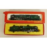 Triang Hornby OO Gauge Oliver Cromwell 70013 & Tender: Together with R.861 BR2-10-0 Evening Star