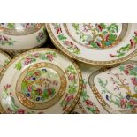 19th century Coalport Indian Tree part dinner set: Comprising bowls, plates, centre piece etc. (