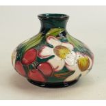 Moorcroft vase Accolade pattern: Collectors Club 3 stars 222. With box. Measuring 11cm x 13cm. No