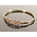 9ct gold ladies ornate bangle, 3.5g: