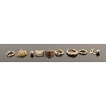 A collection of 9ct gold items including earrings etc., 5.1g: