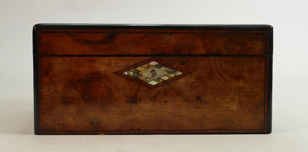 19th walnut writing slope box with mother of pearl inlay: Length 30cm x depth 21cm x height 13.5cm. - Image 5 of 6