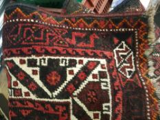 A large Indian wool rug/floor covering: approx 3.1m x 2m.