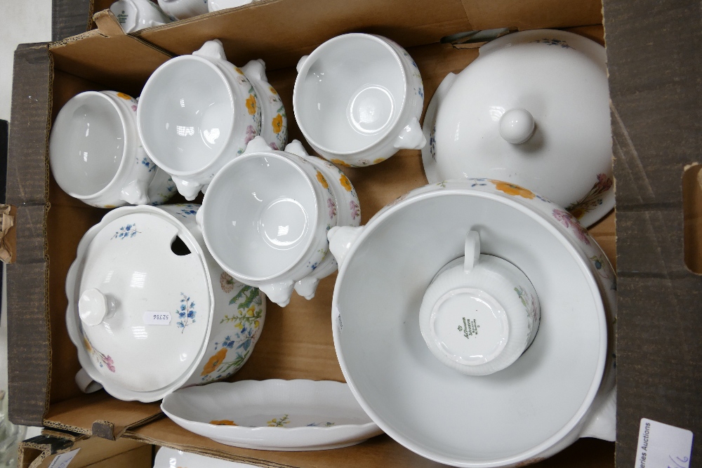 A very Large Collection of Seltmann Weiden Bavaria Floral decorated Tea & Dinner ware to include: - Image 2 of 7