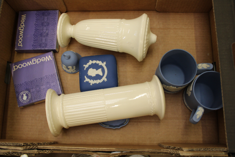 A mixed collection of Wedgwood items to include: Cream ware vases, Jasper tankards & ornaments etc