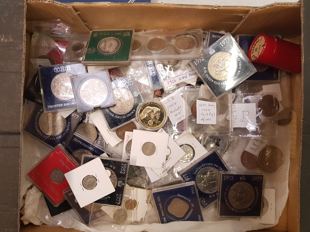 A collection of coins: commemorative coins, World coins etc, including William and Catherine one