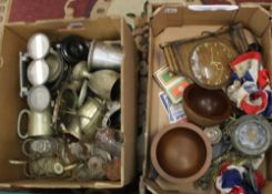 A collection of mixed metal ware items: vintage tax disc holder, tankards, mantel clock etc (2