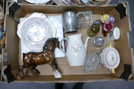 A mixed collection of items to include: Royal Doulton Grantham sugar bowl, damaged Beswick Horse,