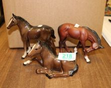 Beswick brown small throughbred foal: 1816 together with foal lying down and Sunlight 2875 (3)