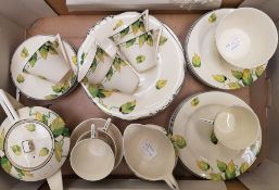 Extensive Wedgwood Art Deco Tea Set: decorated with Leaves