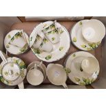 Extensive Wedgwood Art Deco Tea Set: decorated with Leaves