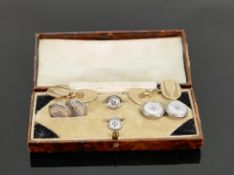 9ct gold cufflinks together with cased dress set: Weight of gold links 6.1g, cased set base metal.