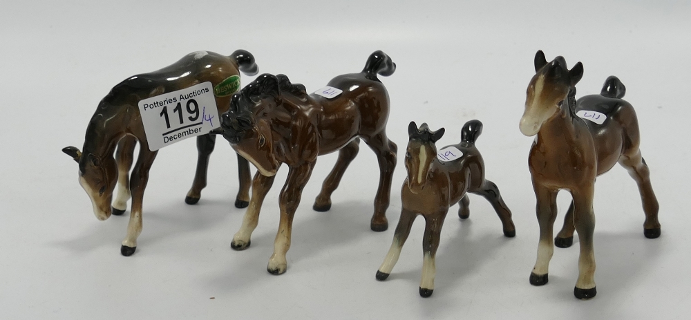 Beswick brown foals: to include Grazing foal ( 1 ear A/F), stretched foal 997, foal 1084 and 1085 (