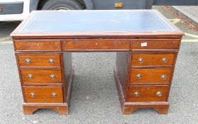 Georgian mahogany kneehole desk: Traditional early 19th century 3 part desk with some restoration