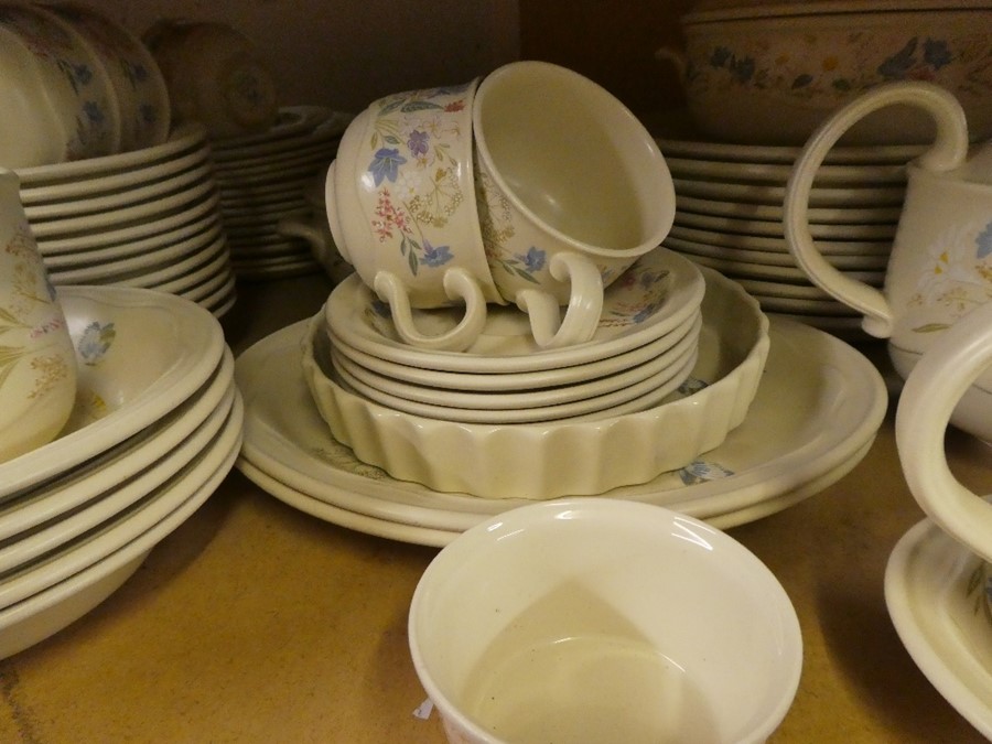 A quantity of Poole 'Springtime' dinnerware - Image 4 of 10