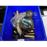 Box of silver plated cutlery and a small quantity of silver items to incl. teaspoon, mother of pearl