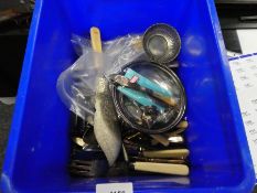 Box of silver plated cutlery and a small quantity of silver items to incl. teaspoon, mother of pearl