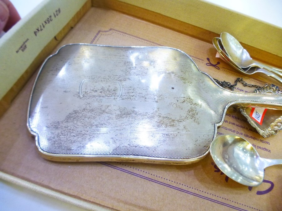 Silver lot comprising of a hand held mirror with engine turned decoration Hallmarked Robert Pringle - Image 4 of 5