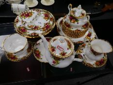 Small quantity of Royal Albert 'Old Country Roses' teaware to incl. cake stand, sugar bowl, side pla