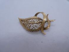 Pretty 9ct yellow gold fern leaf design brooch, marked 375, approx.6cm, weight 10.4g, maker MG&S