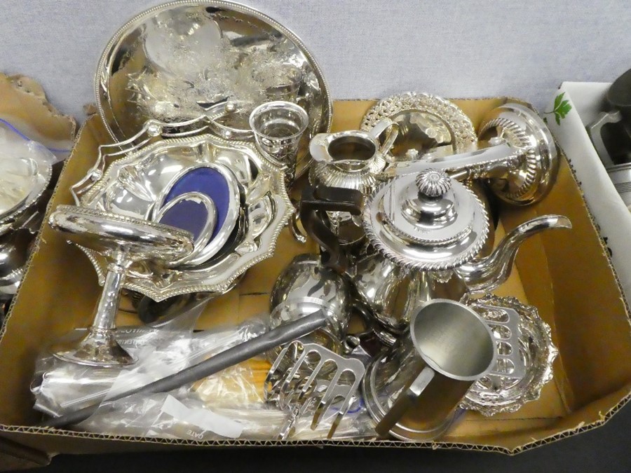 Crate of silver plated items to incl. fruit basket, cutlery, trays, candlesticks, toast rack etc - Image 2 of 3