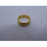22ct yellow gold wedding band marked 916, size P/Q 6.3g