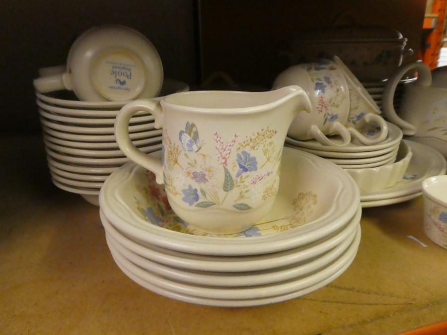 A quantity of Poole 'Springtime' dinnerware - Image 2 of 10