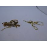 Quantity of 9ct gold to incl. 2 broken neckchains, 9ct ring set with pearl, all marked - gross lot w