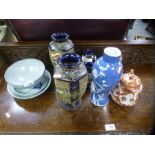 Oriental lot of mixed china to incl. pair vases, blue and white vase, bowls etc.