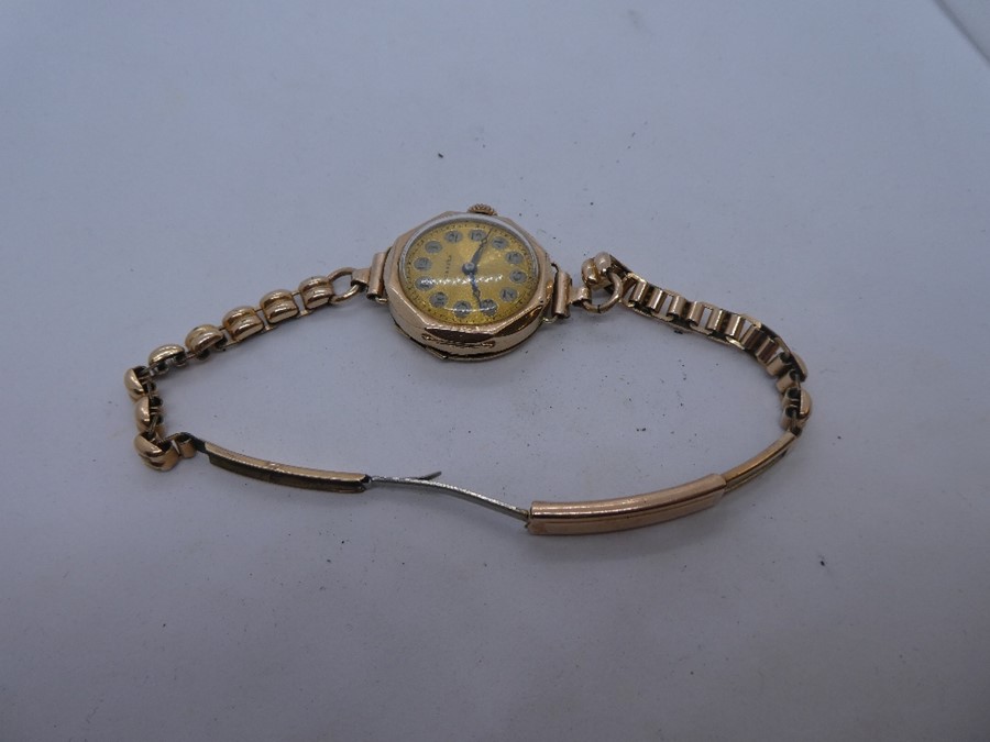 Vintage yellows gold wristwatch by Craven, Datum Watch Factories' case marked 9C 17085 - Image 3 of 5