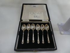 Set of 6 cased silver spoons hallmarked, Sheffield 1958 Harrison  total weight 1.55ozt