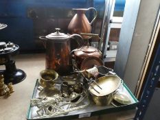 Vintage copper kettle, and a quantity of vintage brassware to incl. owl model etc