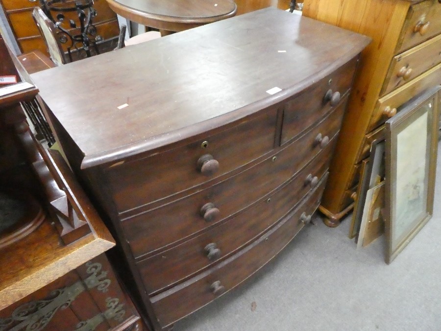 Vintage mahogany bow front chest of 2 short over 3 long drawers on bracket supports 42x 41inches - Image 4 of 4